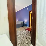 Matthias And Apartment Bari
