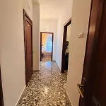 Matthias And شقة باري