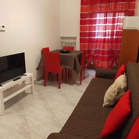Matthias And Apartment Bari